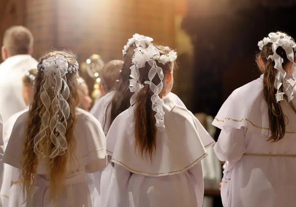 W jakim wieku jest pierwsza komunia święta? Wszystko, co musisz wiedzieć