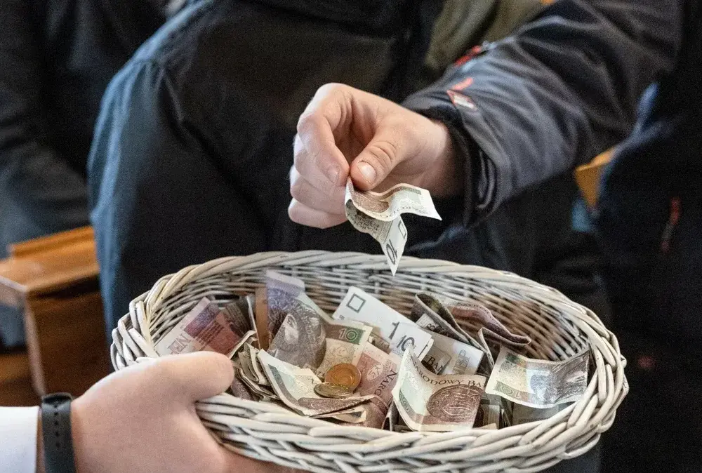 Ile zarabia organista w kościele? Fakty, które cię zaskoczą