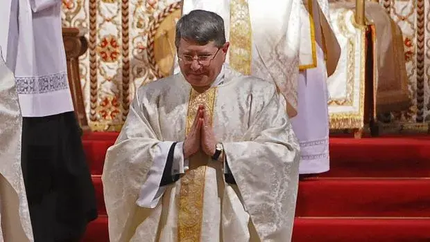Biskup kto to? Poznaj jego rolę i znaczenie w Kościele katolickim