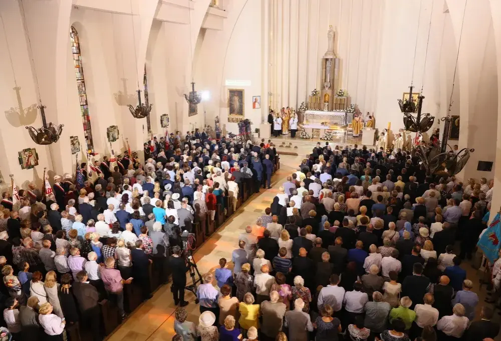 Jak się ubrać na mszę trydencką, aby nie popełnić faux pas?