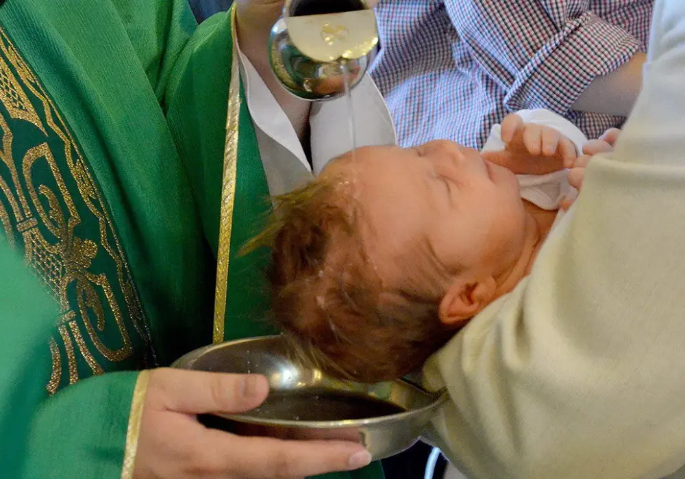 Roczek w kościele jak wygląda – poznaj szczegóły ceremonii i tradycji