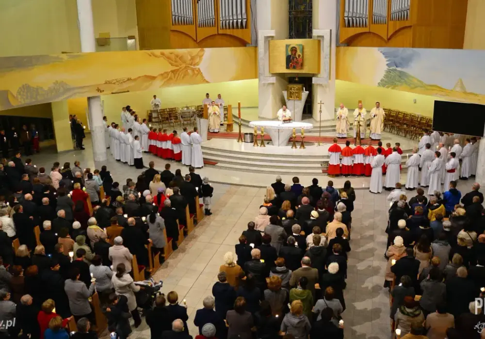 Z czego składa się msza święta? Odkryj tajemnice liturgii