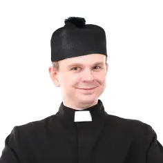 Jak się nazywa nakrycie głowy biskupów i jego znaczenie w Kościele