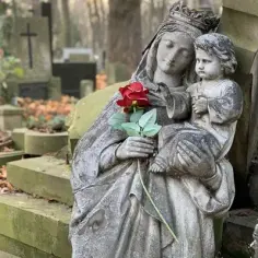 Do kogo przychodzą dusze czyśćcowe? Odkryj ich tajemnice i znaczenie