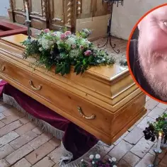 Jak ustawić trumnę w kościele - kluczowe zasady i symbolika