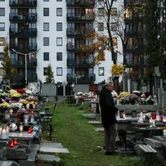 Ile kosztuje pokładne na cmentarzu? Ceny w różnych miastach Polski