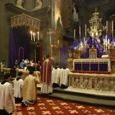 Czy liturgia wielkiej soboty zastępuje mszę niedzielną? Odpowiedź, która zaskoczy