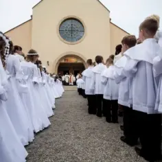 Od kiedy komunia w kościele? Historia i zmiany w praktyce