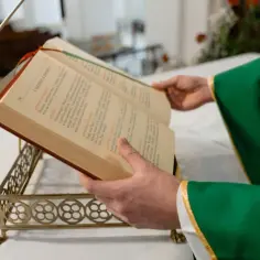 Czy msza we wszystkich świętych jest obowiązkowa? Poznaj prawdę o tym dniu
