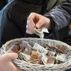Ile zarabia organista w kościele? Fakty, które cię zaskoczą