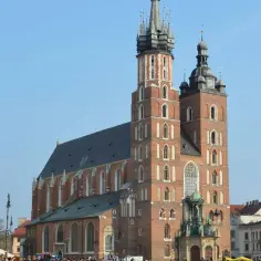Kościół Mariacki – jaki styl architektoniczny kryje jego fascynująca historia?