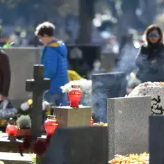 Ile kosztuje miejsce na cmentarzu bródnowskim? Ceny i opłaty ujawnione