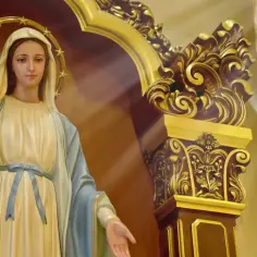 Jak Maryja zaszła w ciążę i co to oznacza dla wierzących