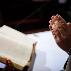 Gdzie zamówić msze gregoriańskie w Krakowie - miejsca i porady