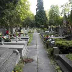 Co ile lat płaci się za miejsce na cmentarzu i co grozi za brak opłat