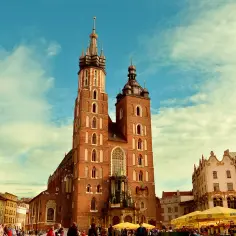 Ile trwa msza święta w niedziele? Odkryj, co wpływa na czas trwania