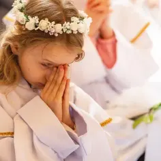Jak długo trwa msza komunijna? Czas, który warto znać przed ceremonią