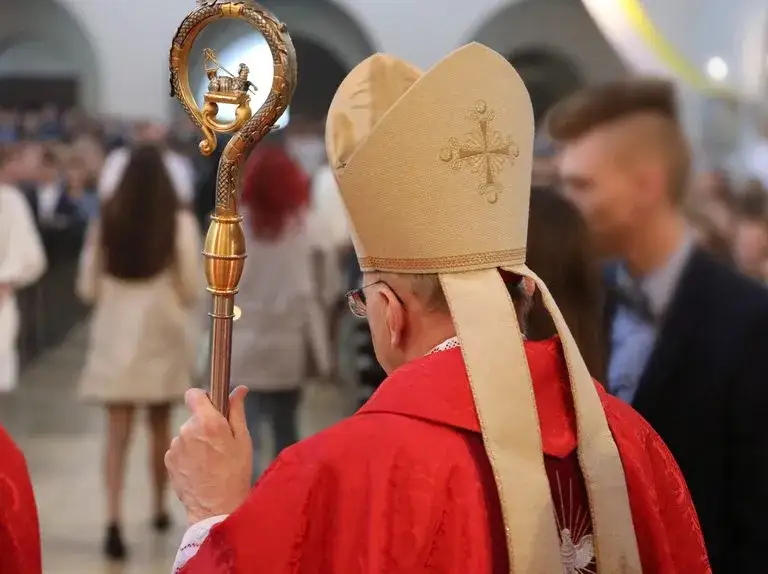 Zdjęcie Kto to biskup? Rola, obowiązki i znaczenie w Kościele katolickim