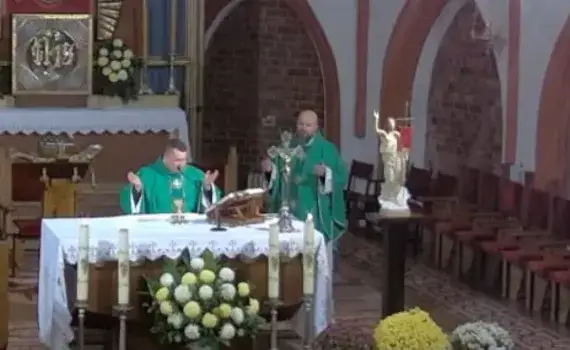 Zdjęcie Czym jest msza święta? Zrozumienie jej znaczenia i rytuałów