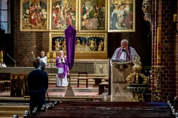 Msza Święta w TV: Gdzie i o której oglądać? Sprawdź!