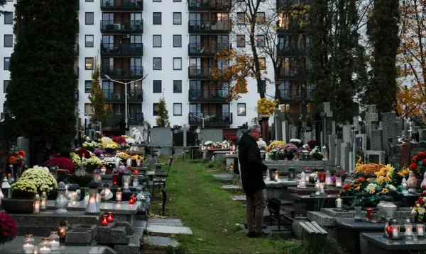 Ile kosztuje kwatera na cmentarzu? Ceny w różnych miastach Polski