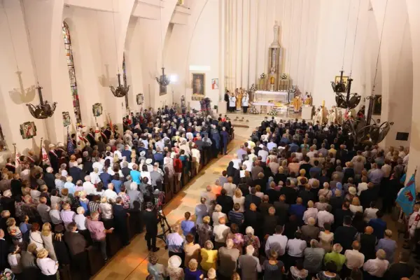 Jak się ubrać na mszę trydencką, aby nie popełnić faux pas?